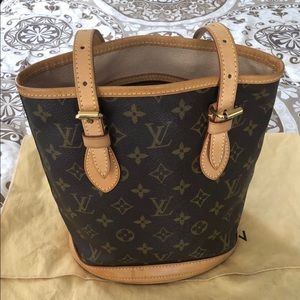 Authentic Louis Vuitton Petit Bucket... excellent!